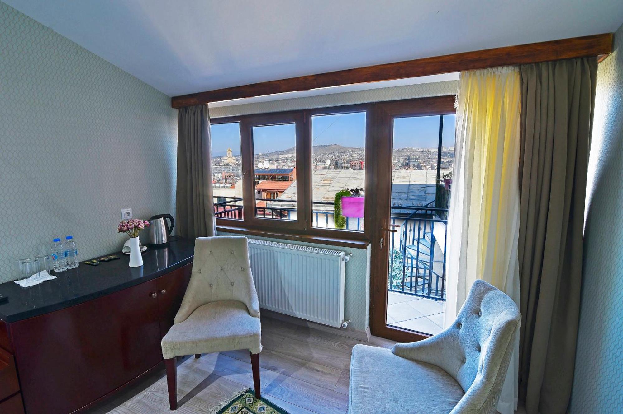 Kraveli Hotel Tbilisi Exterior photo